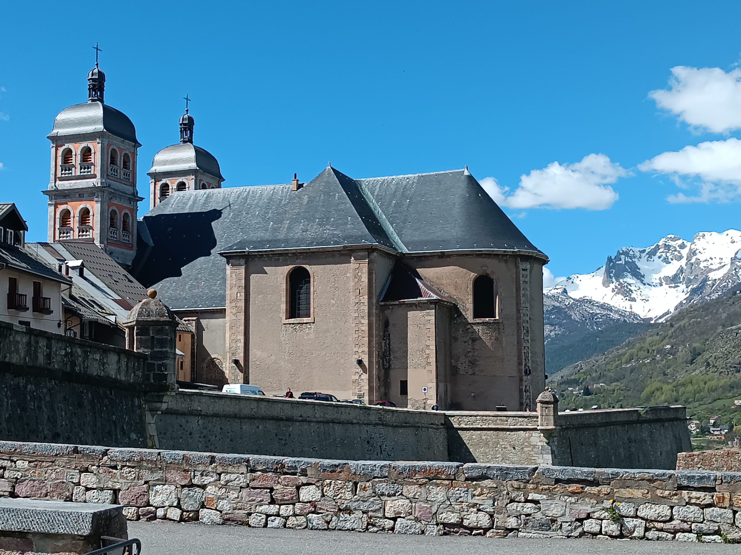 La collégiale de Briançon, à 1300 mètres d'atlitude.